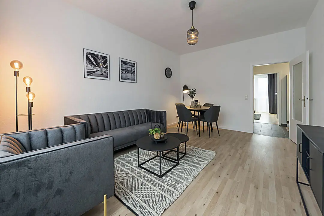 Ein aufgeräumtes Wohnzimmer