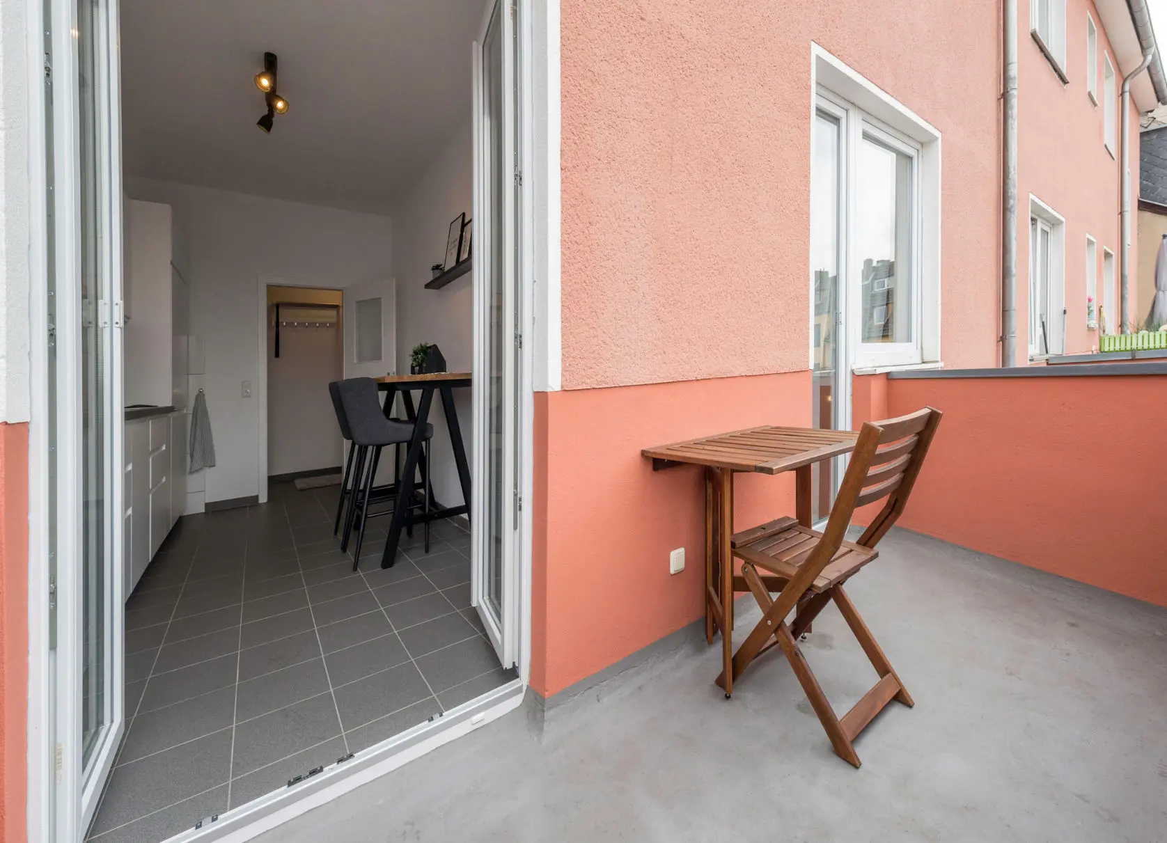 Ein aufgeräumter Balkon